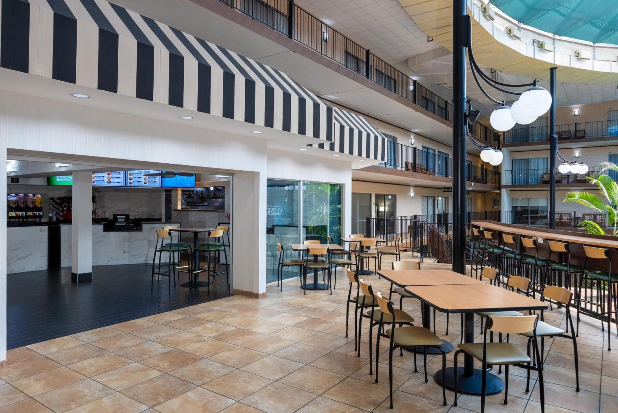 Holiday Inn Des Moines-Airport Conf Center By Ihg Eksteriør billede